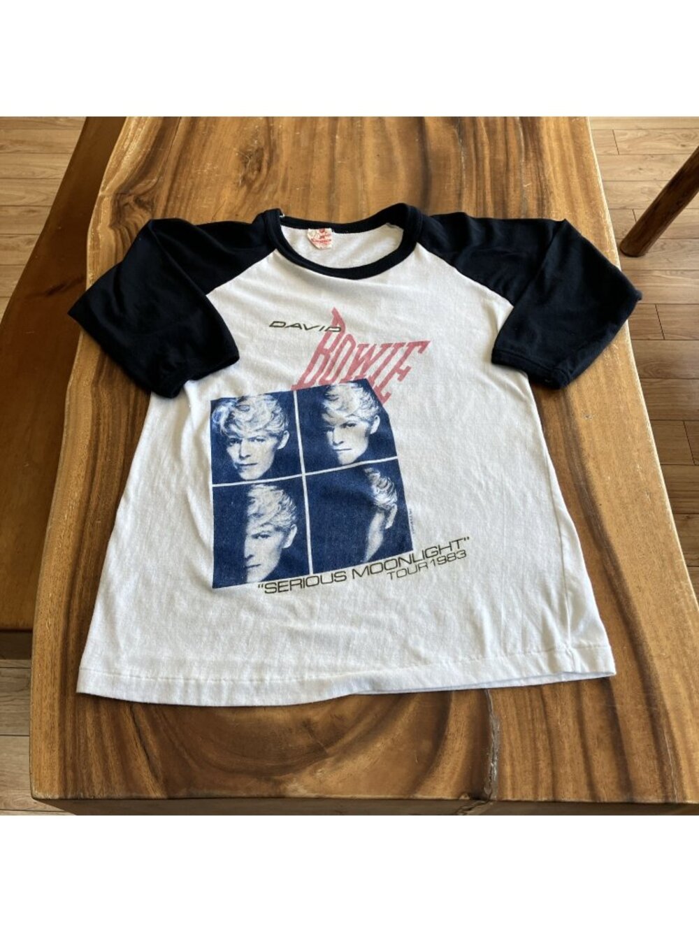 Vintage 1983 David Bowie Serious Moonlight Tour Tee Size Large ( SONATEX Brand )